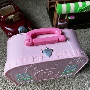 Lil Woodzeez AND Calico Critters Mixed Play Set